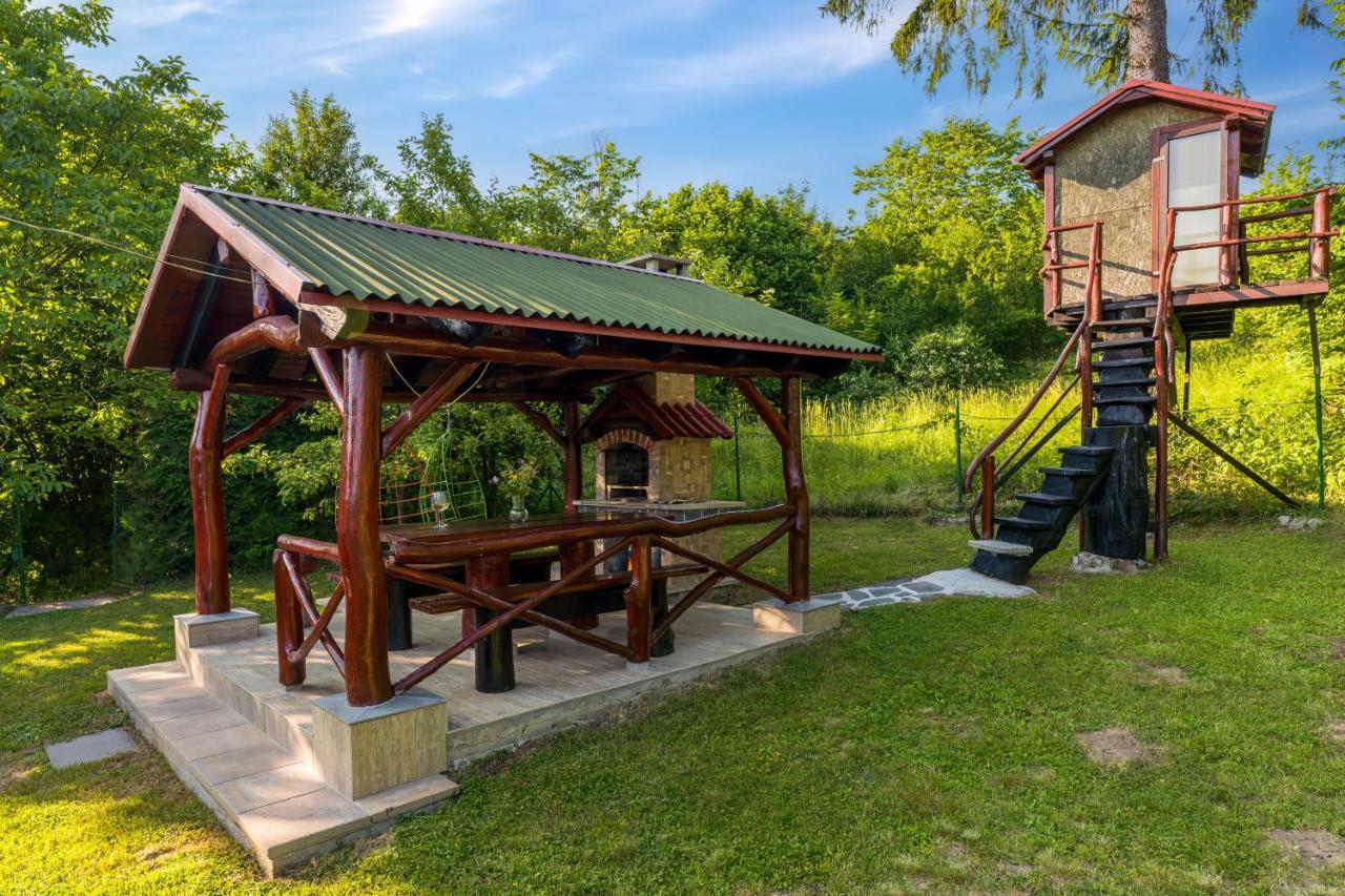 Villa Tratea - With A Heated Pool Tomici Esterno foto
